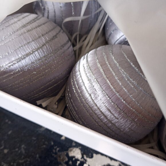 Lux Christmas balls - silver - Picture 3 of 14